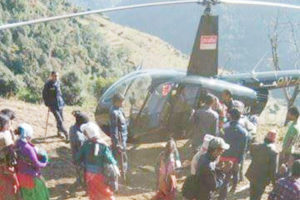 रक्तश्राव भएकी सुत्केरीलाई हेलिकप्टरबाट उपचार गरेर उम्मेदवारले ज्यान बचाइदिए