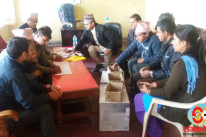 धनकुटामा निर्वाचनका लागि कर्मचारी खटाउन गोलाप्रथा 