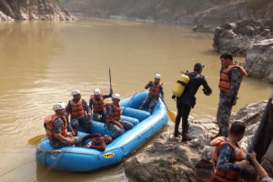त्रिशुलीमा बगिरहेका २ महिनाको बच्चासहित २७ जनाको जिवितै उद्दार
