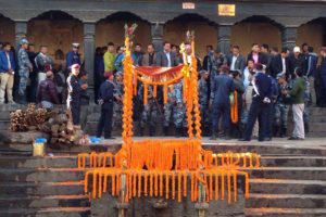 प्रकाश दाहाल अन्त्येष्टिको पशुपति आर्यघाटमा तयारी