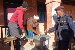 बैतडीमा ११४ वर्षीया बृदाले गरिन् मतदान