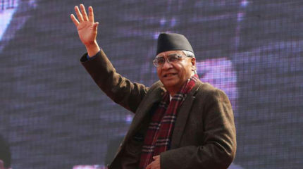 हङकङमा बाथरुममा लडेका देउवाको दायाँ हात भाँचियो