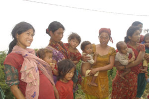 नेता कार्यकर्ता भोज खाइरहँदा चेपाङ मतदाता भोकै