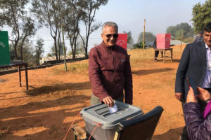 डा. भट्टराईद्वारा मतदान