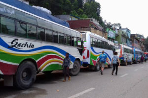भोलि  यी ३२ जिल्लामा गाडी नचल्ने, बाँकी ४५ जिल्लामा चल्ने