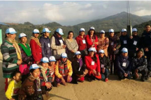 पाँचथरमा पुरुष कर्मचारी र सुरक्षाकर्मीविनै महिलाले गराए मतदान !