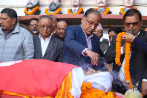 ‘नातिहरुको ब्रतबन्ध भएको छैन, प्रचण्डले नै दिनुहुन्छ दागबत्ती’