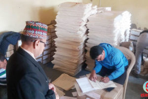 धनकुटाका सवै मतदान केन्द्रमा भोलीसम्ममा निर्वाचन सामाग्रीसहित कर्मचारी पुग्ने