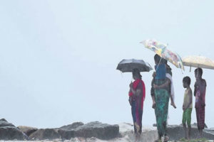 भारत-श्रीलंकामा शक्तिशाली आँधी, १६ को मृत्यु, एक सय बेपत्ता