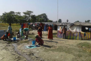 उम्मेदवारको आँखा पुगेन झापाको मिस्त्री बस्तीमा, बाढीपीडित भन्छन्- चुनावको मतलवै छैन