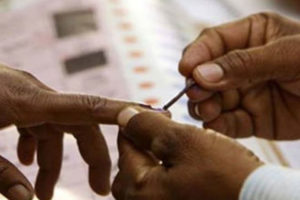 एकसय पाँच वर्षीयदेखि एक सय पन्ध्र वर्षीया वृद्धाद्वारा मतदान