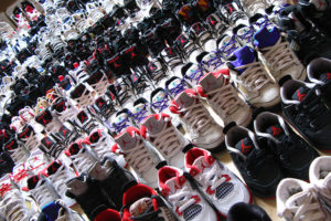 जुत्ता चप्पल मेला पुस १३ देखि