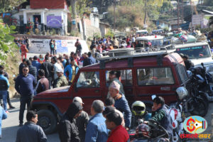 धनकुटामा प्रादेशिक राजधानी माग्दै राजमार्ग अवरुद्ध, बजार बन्द गरेर प्रदर्शन