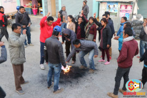 निषेधाज्ञा उल्लंघन गर्दै ठाउँ-ठाउँमा प्रदर्शन