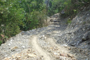 भूकम्प पीडितको आवास निर्माणका लागि सडक