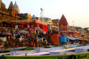 पिण्डदान गर्न भारत पुग्ने नेपाली ठगिन्छन्