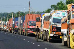 ट्रक र टिपरले दुर्घटना बढाएपछि टाइम कार्ड लागू