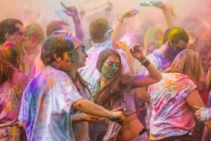 होलीमा अभद्र व्यवहार गर्नेमाथि सार्वजनिक मुद्दा