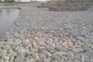 चारकरोड ५० लाखको लागतमा तटबन्ध