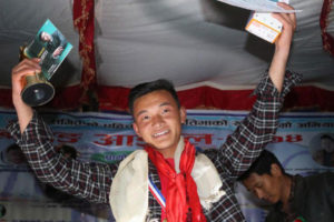 प्रथम खोटाङ आइडल बने तेजकुमार