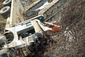 धनकुटाको घण्टेमा ट्रक दुर्घटना हुँदा दुई जनाको मृत्यु, चार घाइते