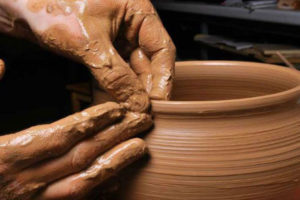 माटोका भाँडा बनाउने पेशा लोप हुँदै