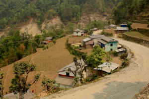 मध्यपहाडी लोकमार्गको पूर्वीविन्दु सारिँदै