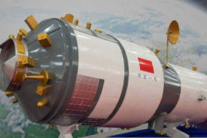 चीनको अन्तरिक्ष प्रयोगशाला पृथ्वीमा खस्दै