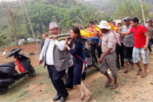 राजामामा कुसुण्डाको शवमा छोरीले दागबत्ती दिइन्