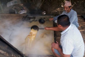बारामा उखुको रसले पोलेर एक जनाको मृत्यु, नौ जना घाईते