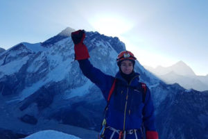 ११७ दिनमा सातै महादेशका शिखर चढेर किर्तिमान