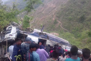 प्यूठानमा यात्रुवाहक बस दुर्घटना, ५ जनाको मृत्यु