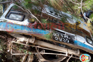 अपडेट: धनकुटामा बस पल्टिदा १७ घाइते