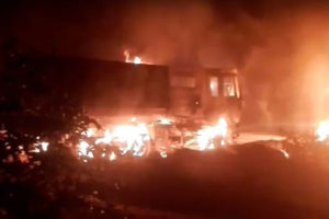 दुईवटा भारतीय ट्रकमा आगजनी