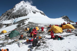 सगरमाथा आधार शिविरदेखि क्याम्प चारसम्मको बाटो खुल्यो