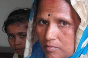 धानको भुस चोरेको आरोपमा वडाध्यक्षले दिए थुक चाट्ने सजाय