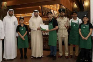 दुबईमा नेपालीले फेला पारेको १ लाख १८ हजार डलर फिर्ता गरेपछि सम्मानित