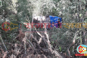 धनकुटाको कार्कीछापमा बस दुर्घटना हुँदा २६ जना घाईते (नामावलीसहित)
