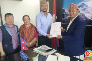 धनकुटाको बिकासका लागि मुख्यमन्त्रीलाई ज्ञापनपत्र, मुख्यमन्त्रीले दिए यस्तो आश्वासन