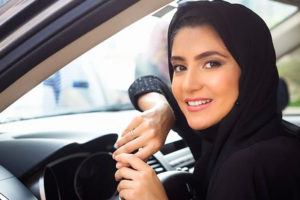 आफै सवारी हाँक्न पाएपछि साउदी अरबका महिला खुशी