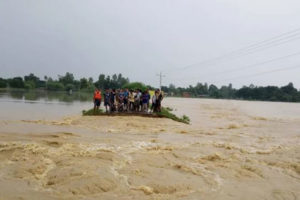 पहाडमा पहिरो, मधेसमा बाढी : दर्जनको मृत्यु