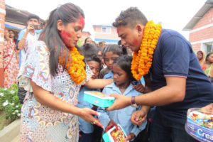 मुसहर बालबालिकासँग कलाकार कुञ्जनाको जन्मदिन