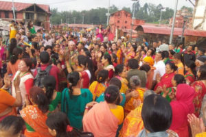 पशुपतिमा बोल बम यात्रीसहित भक्तजनको भीड