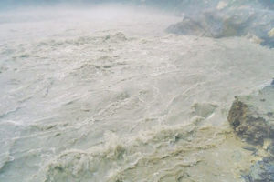 महाकालीमा पानीको बहाव बढ्यो, नदी किनारका बस्तीमा त्रास