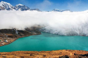 गोताखोर टोलीले हिमतालमा बेपत्ता विद्यार्थी खोज्न शुरु गर्यो