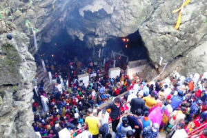 त्रिधार्मिकस्थल हलेसीमा भारतीय दर्शनार्थीको भीड