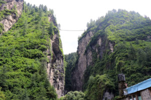 नेपालकै अग्लो मनाङको झोलुङ्गे पुल