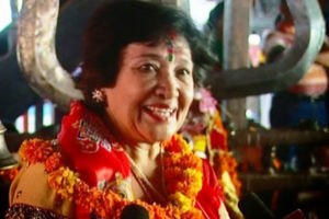 अञ्जली दिदीले काष्ठमण्डप बाहिरै भाइटीका लगाउने