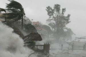 आँधीका कारण भारतमा ३३ जनाको मृत्यु