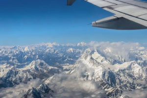 विराट होलिडेजले दृश्यावलोकनका लागि हिमाली उडान गर्ने